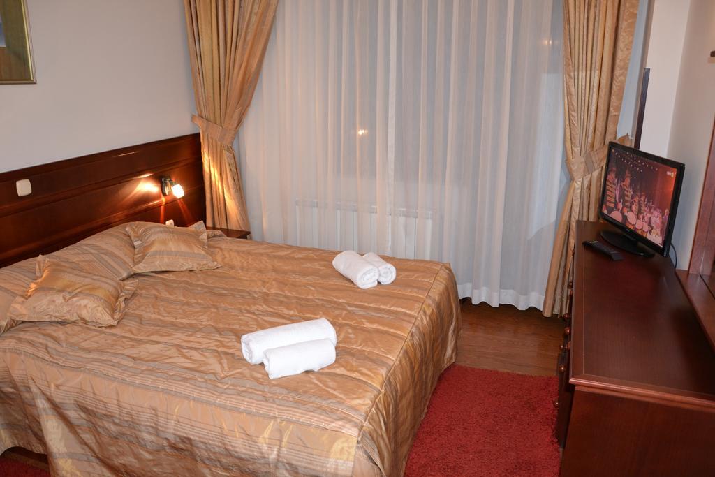 Hotel Dva Bisera Lagadin Exterior photo